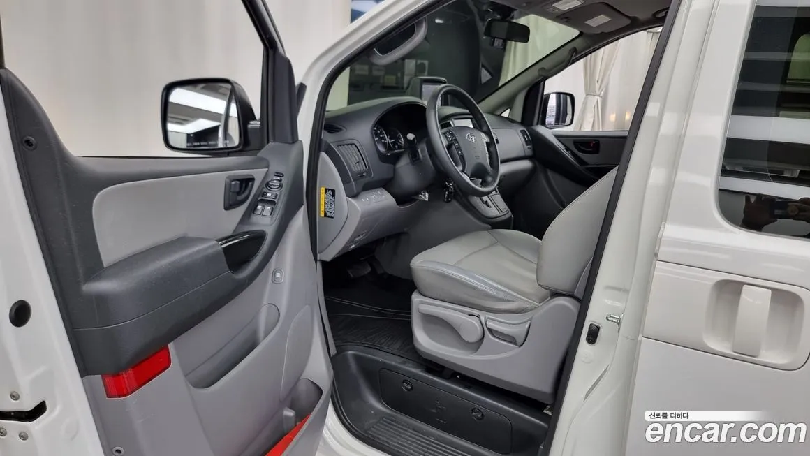 Hyundai Starex — фото 10