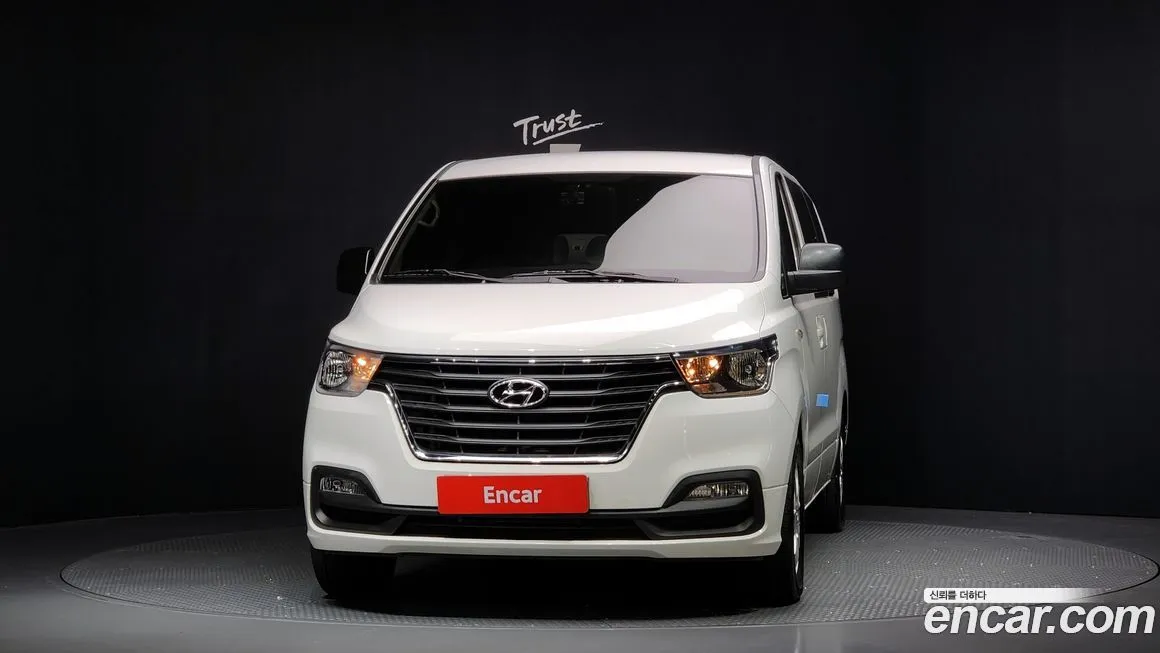 Hyundai Starex — фото 3