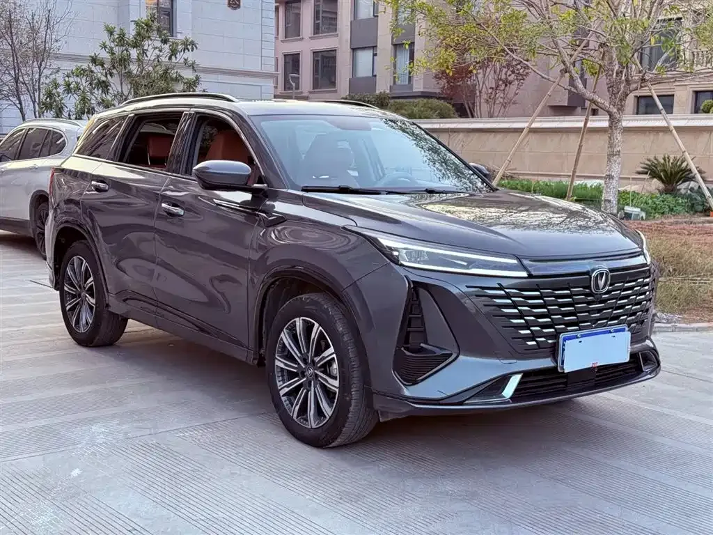 Changan CS75PLUS — фото 3
