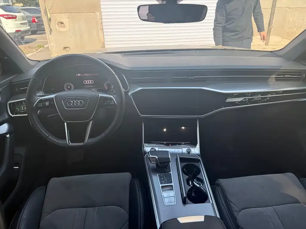 Audi A6L — фото 9