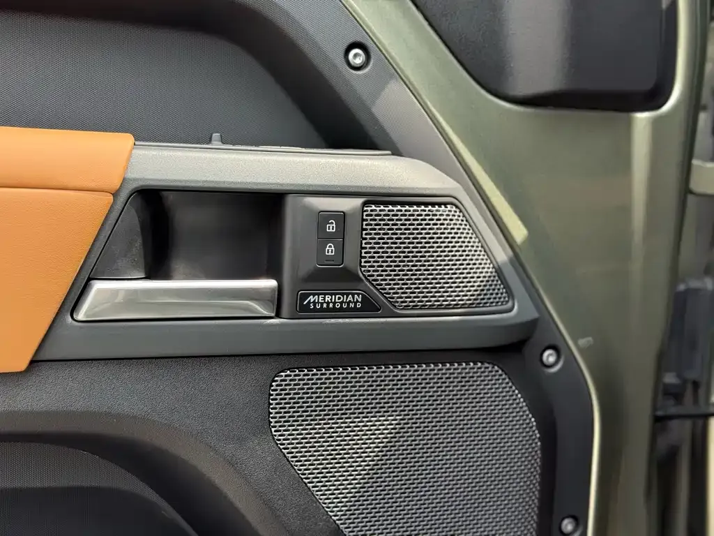 Land Rover Defender — фото 5