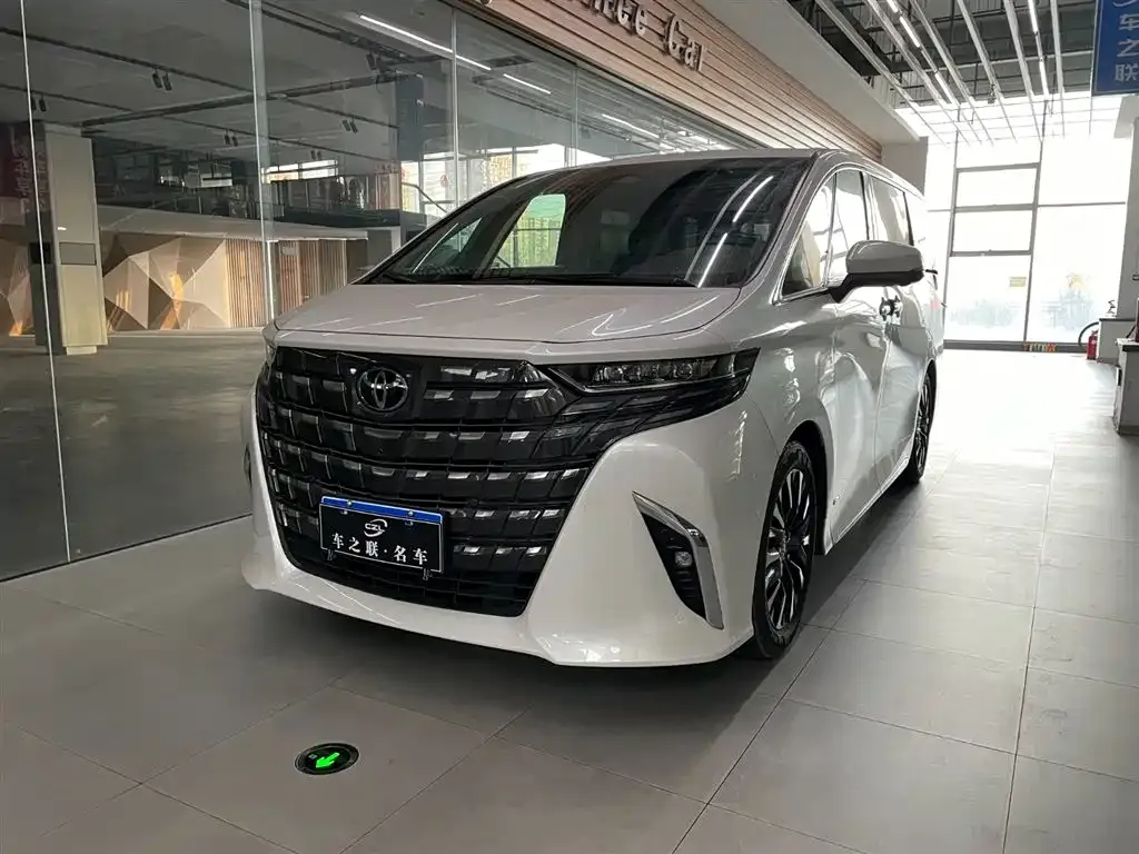 Toyota Alphard — фото 3