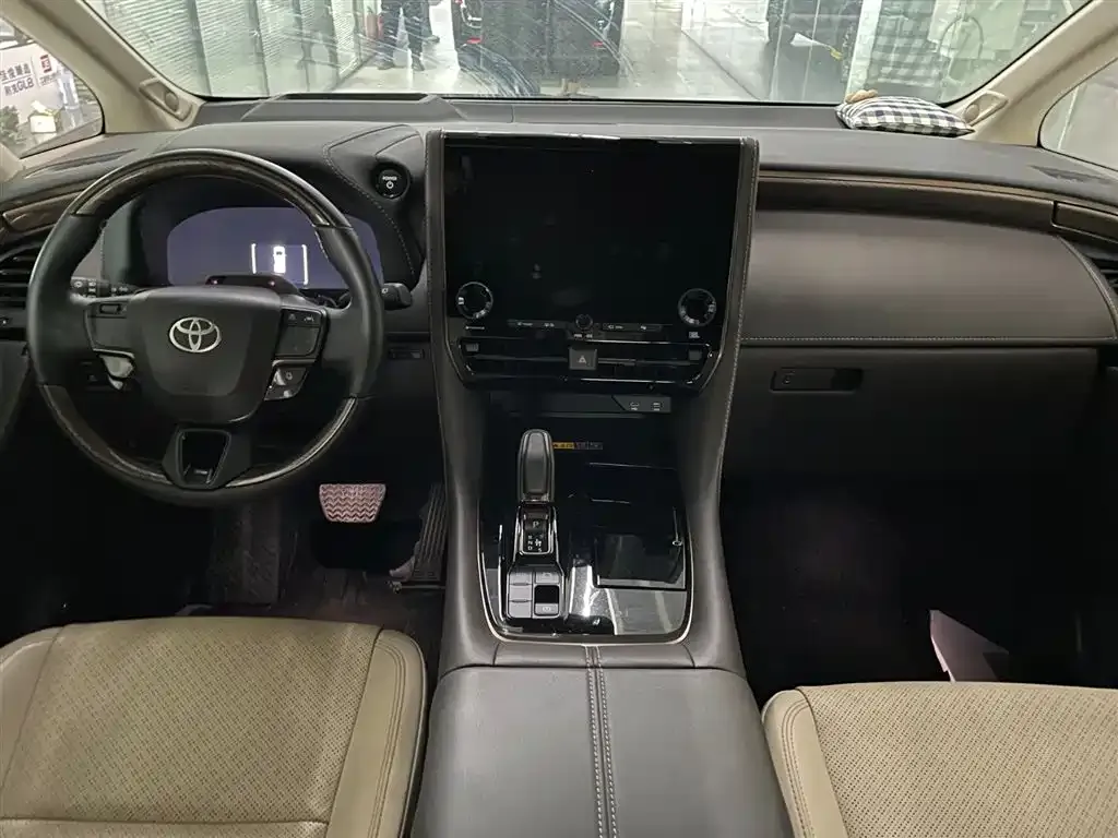 Toyota Alphard — фото 7