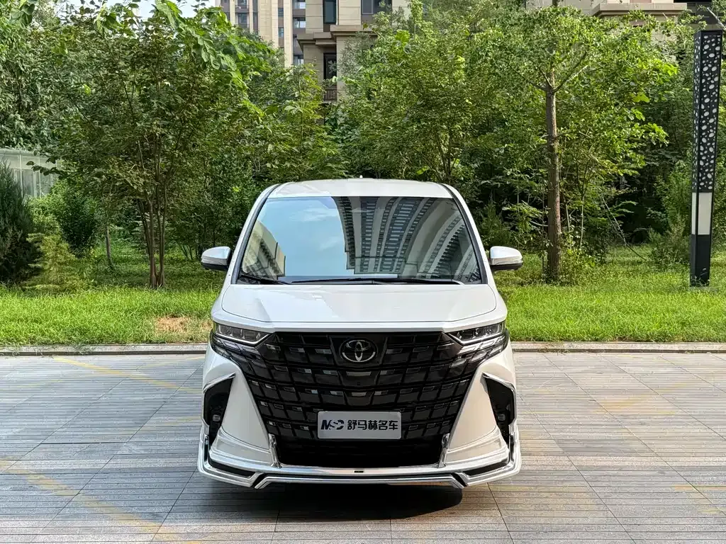 Toyota Alphard — фото 3