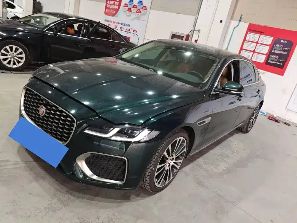 Jaguar XFL — фото 1