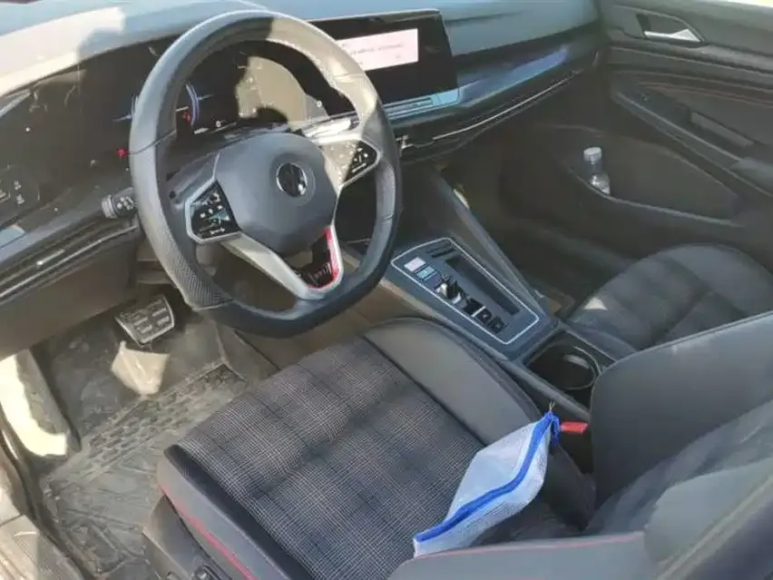 Volkswagen Golf GTI — фото 4