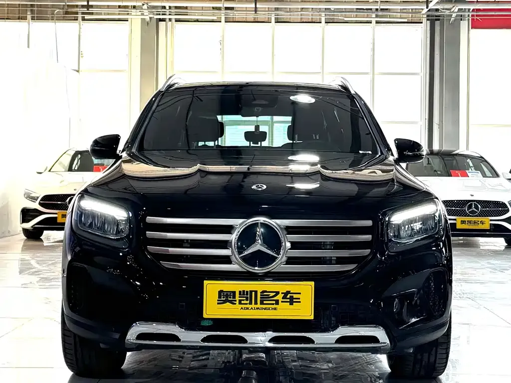 Mercedes-Benz GLB — фото 2