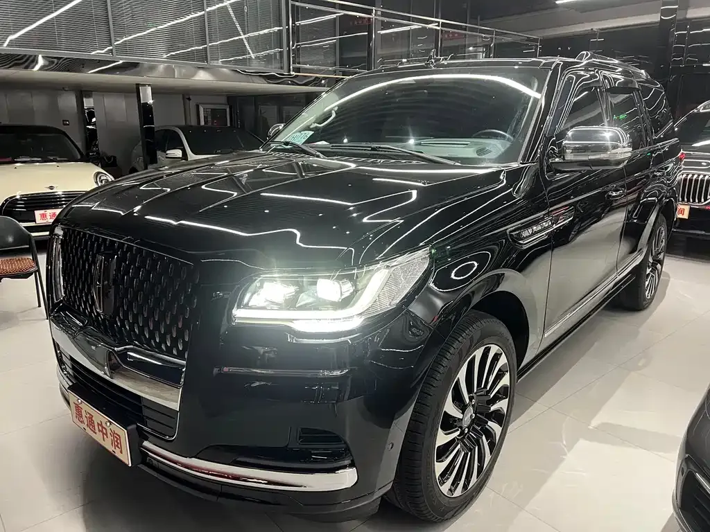 Lincoln Navigator — фото 1