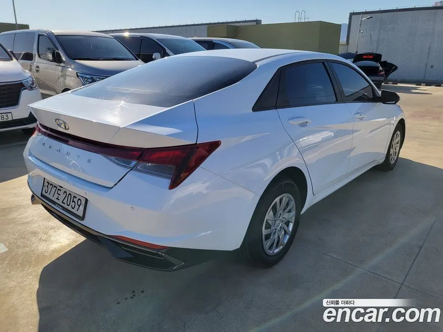 Hyundai AVANTE — фото 4