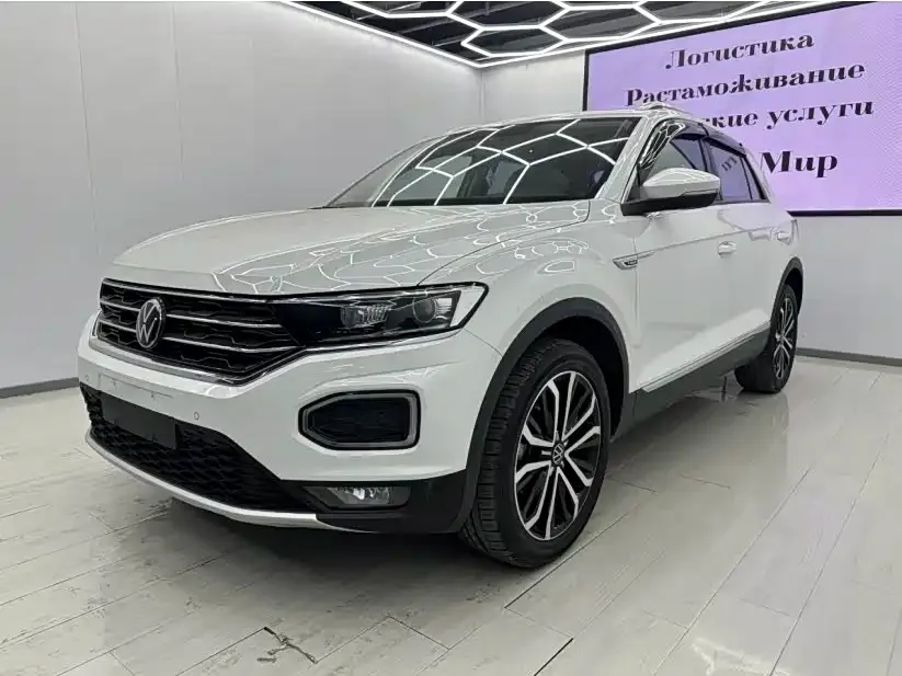 Volkswagen T-Roc — фото 1