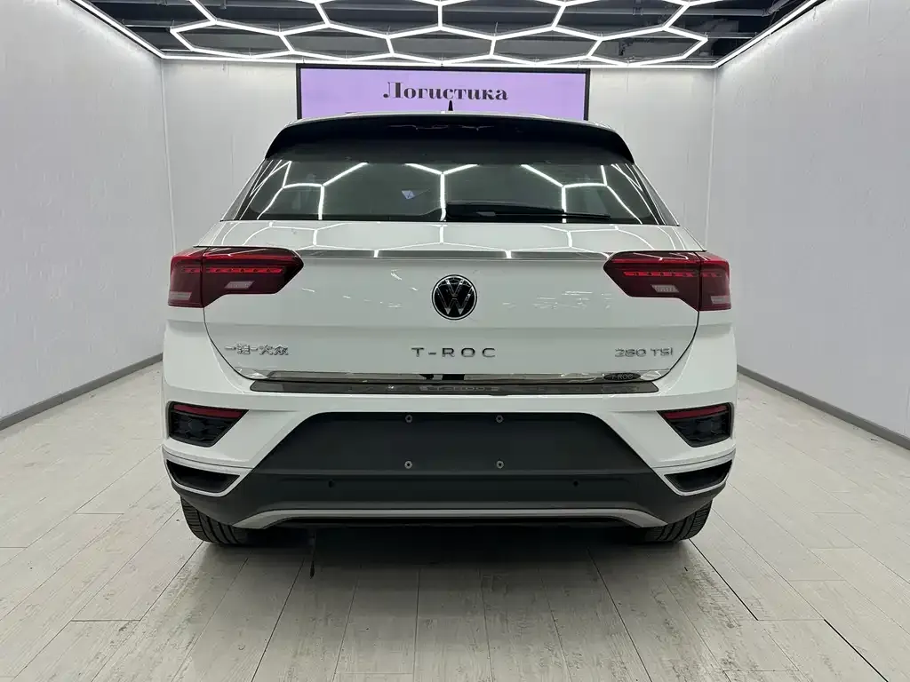 Volkswagen T-Roc — фото 9