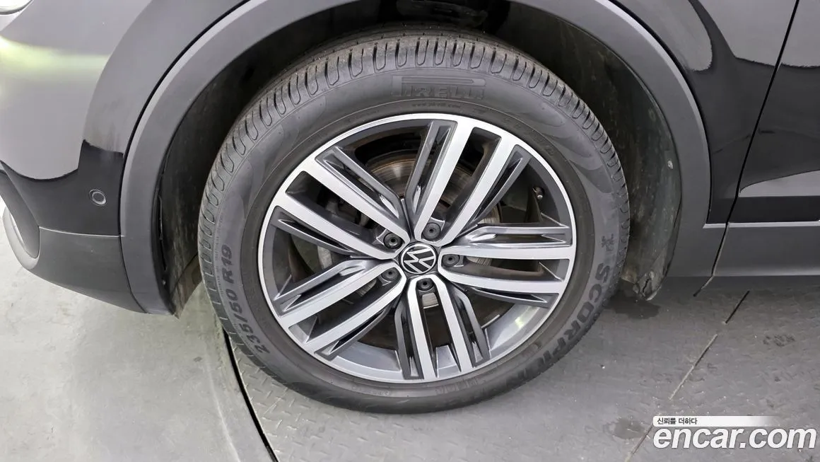 Volkswagen Tiguan — фото 5