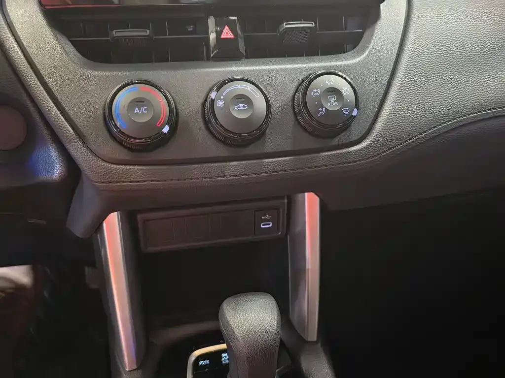 Toyota Corolla Cross — фото 10