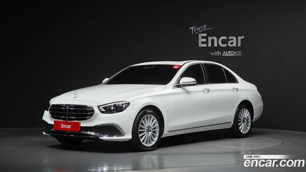 Mercedes-Benz E-Class — фото 1