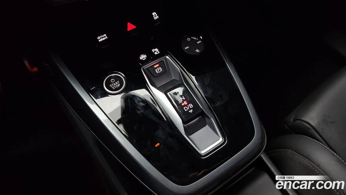 Audi Q4 e-tron — фото 9