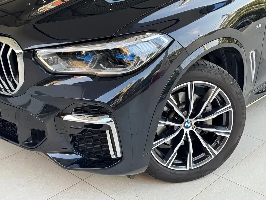 BMW X5 — фото 8