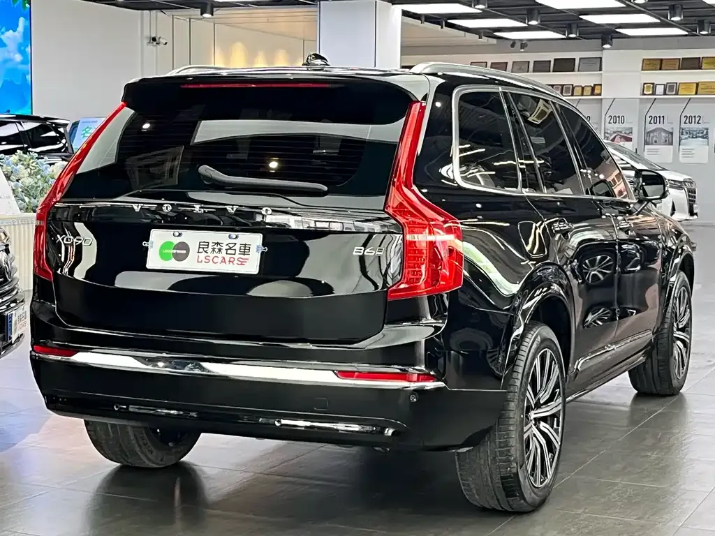 Volvo XC90 — фото 6