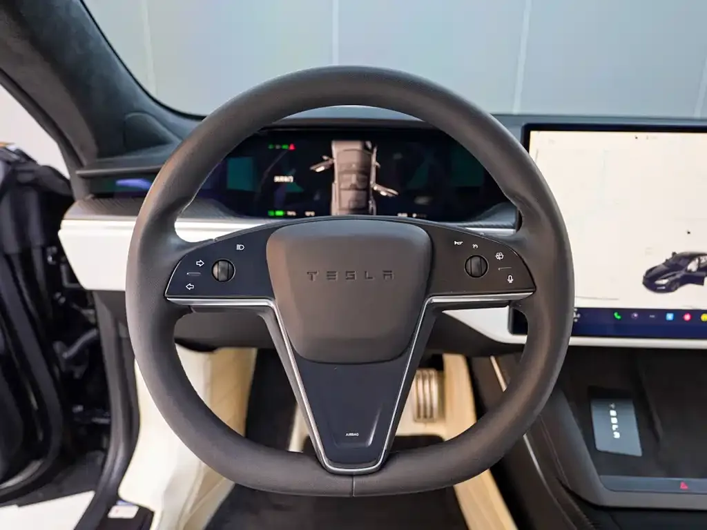 Tesla Model S — фото 10