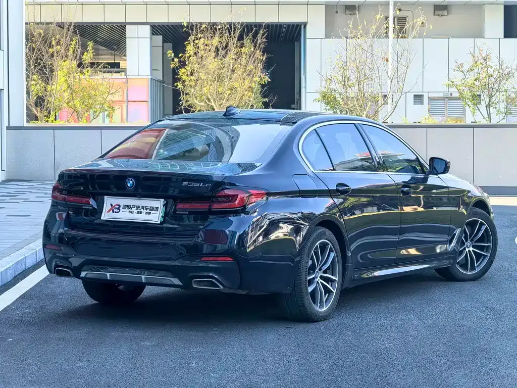 BMW 5 Series New Energy — фото 2