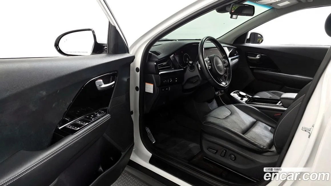 Kia Niro — фото 10