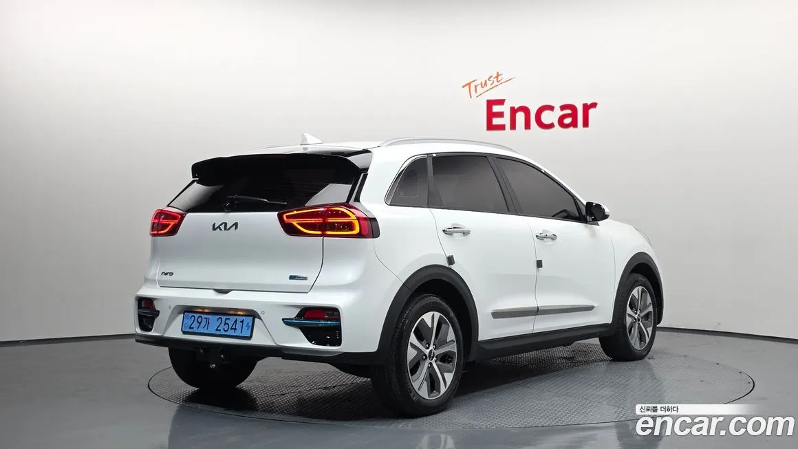 Kia Niro — фото 2