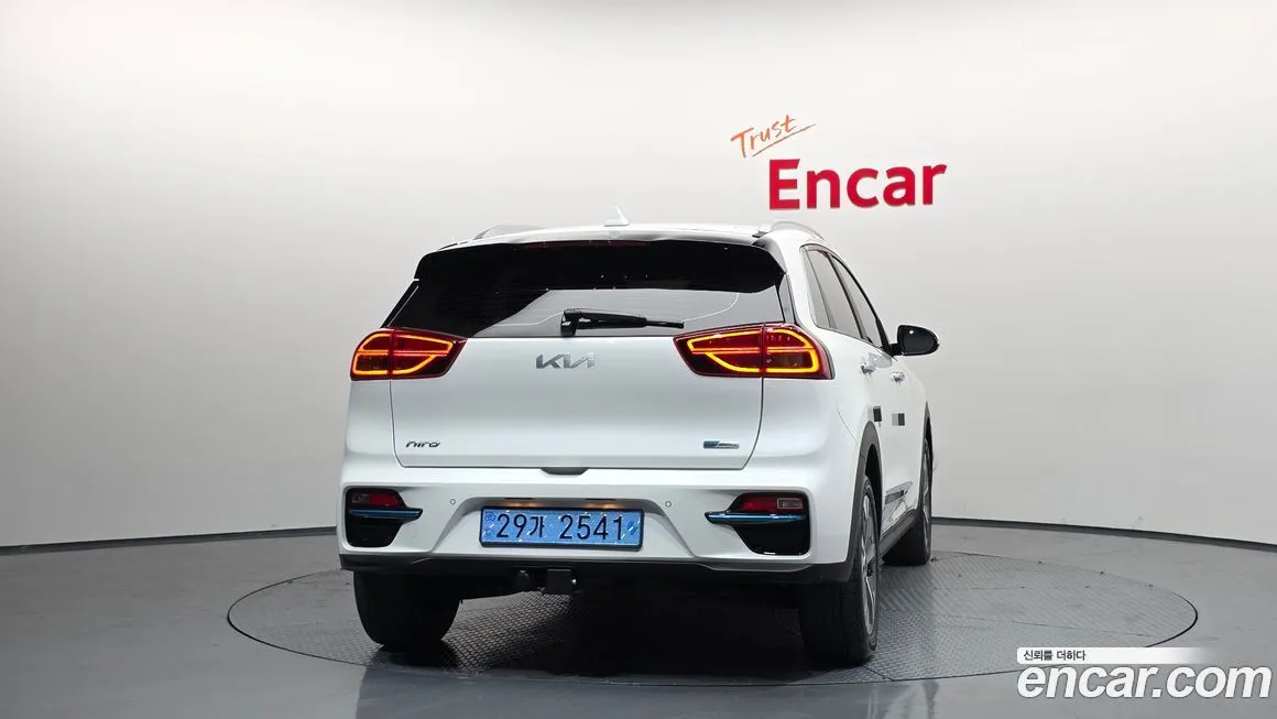 Kia Niro — фото 4