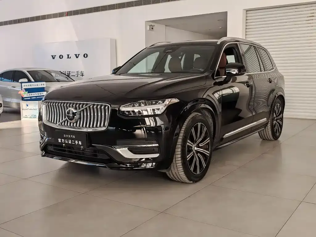 Volvo XC90 — фото 1