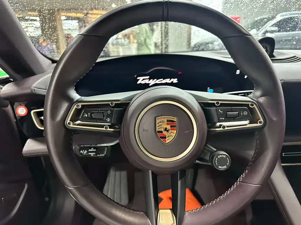 Porsche Taycan — фото 6