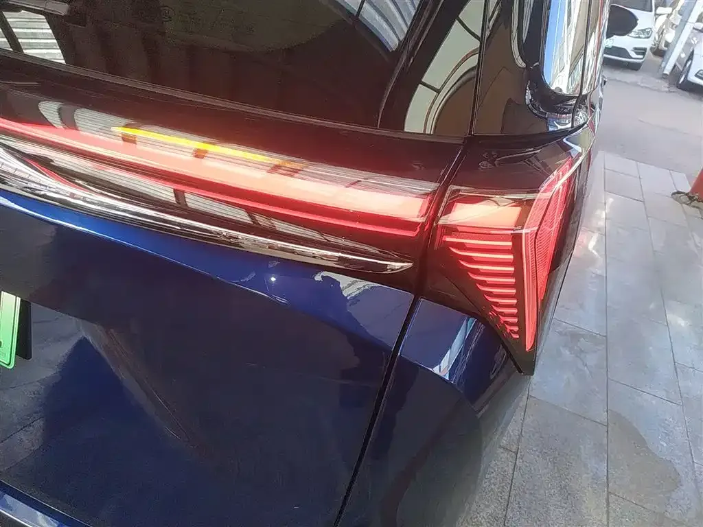 Buick GL8 Hybrid — фото 8