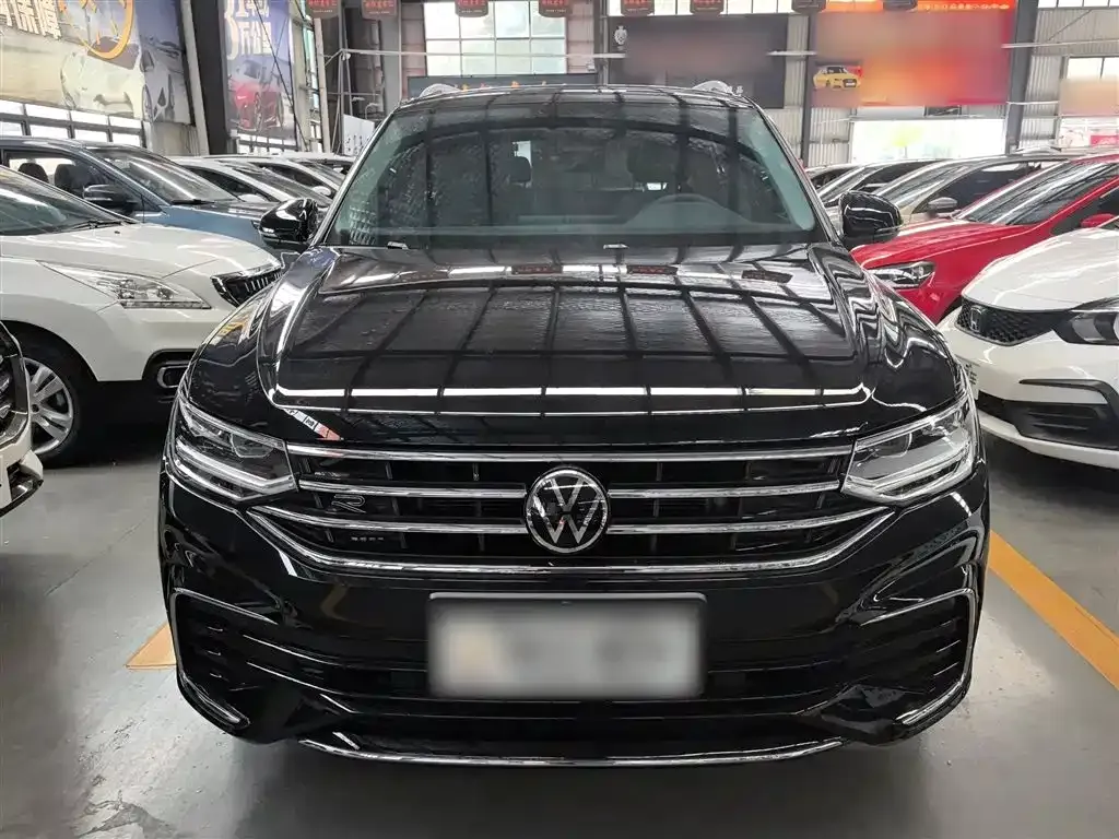 Volkswagen Tiguan L — фото 3