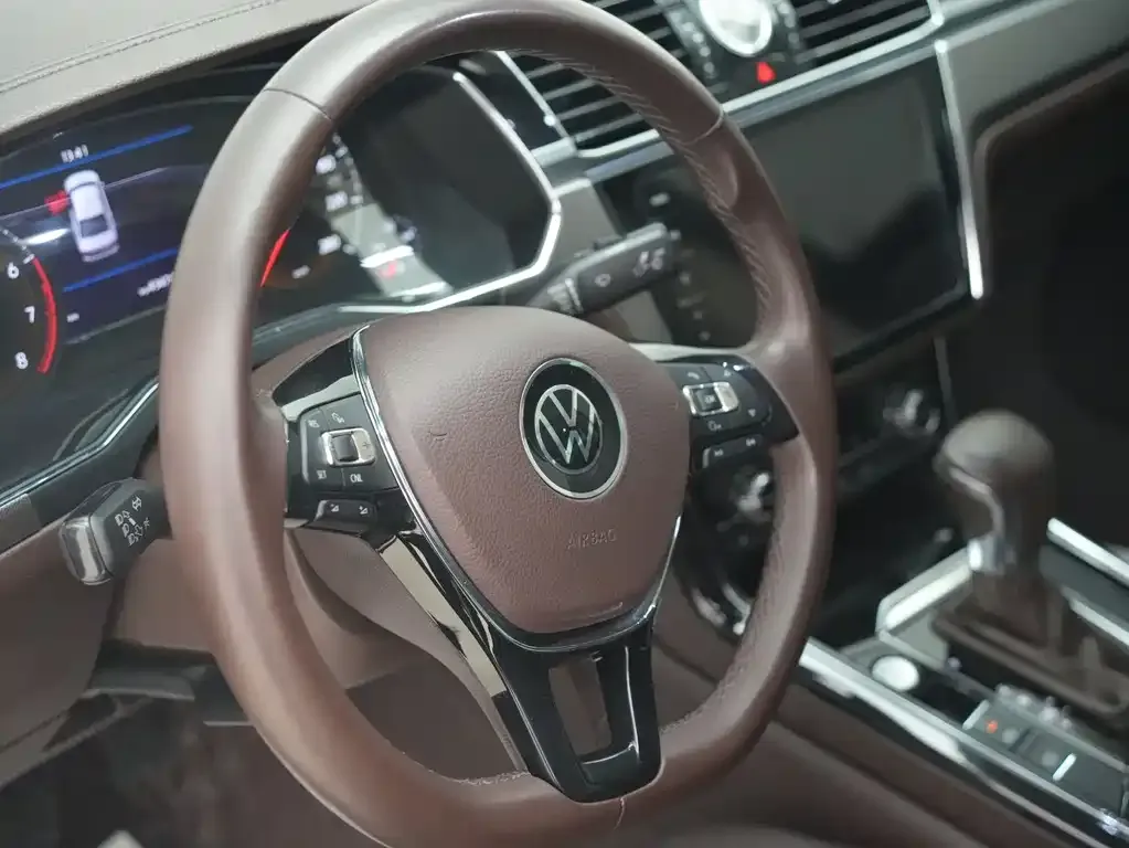 Volkswagen Phideon — фото 9