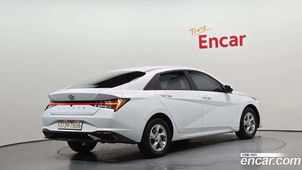 Hyundai AVANTE — фото 2