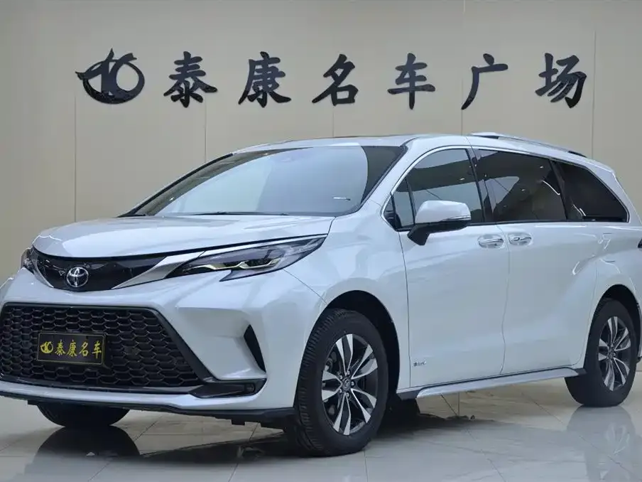 Toyota Granvia — фото 1