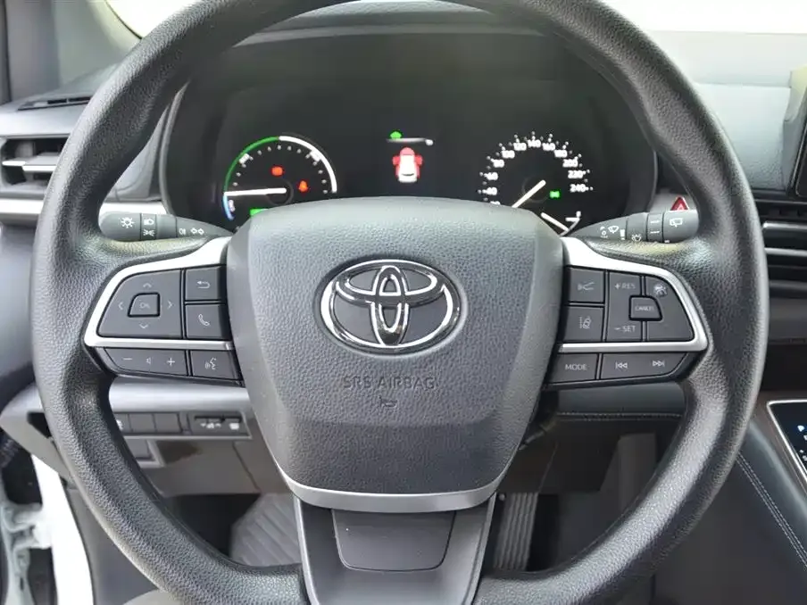 Toyota Granvia — фото 7