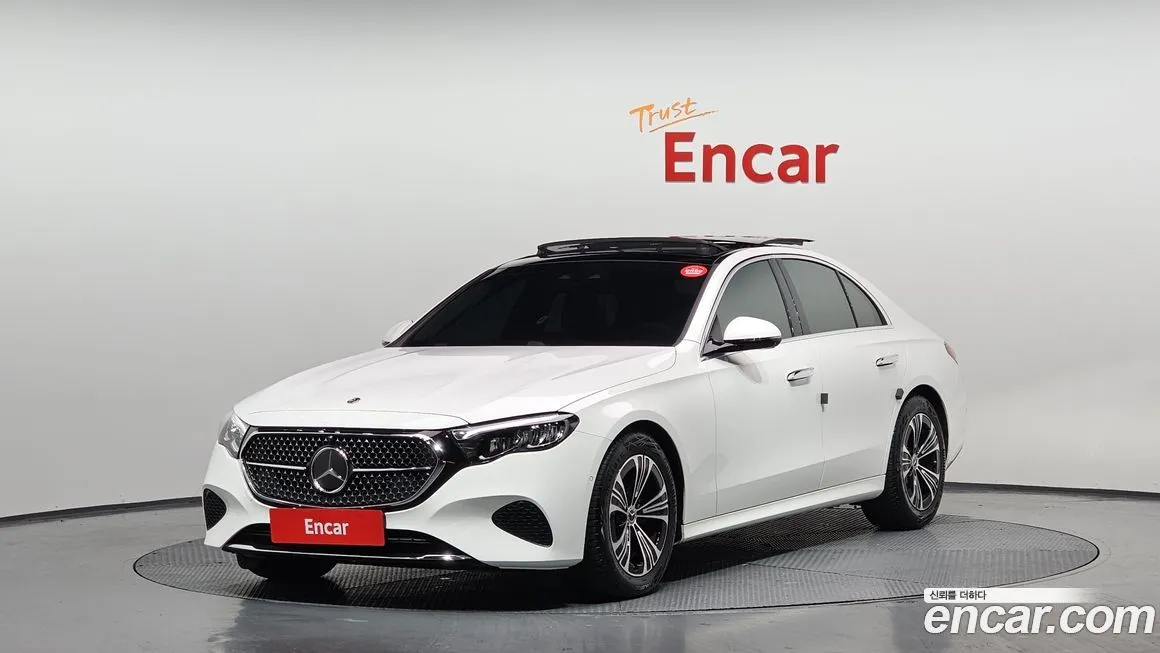 Mercedes-Benz E-Class — фото 1