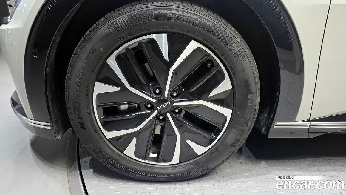 Kia EV6 — фото 5