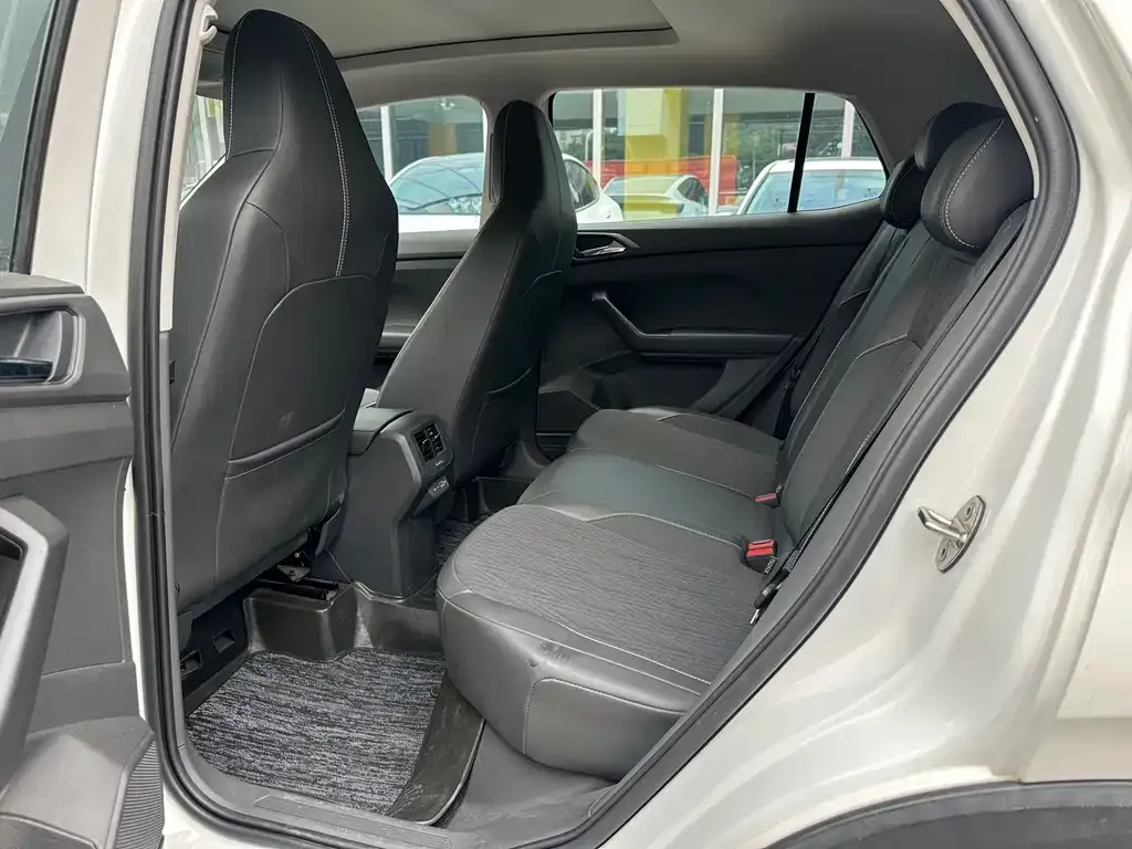 Volkswagen T-Cross — фото 4