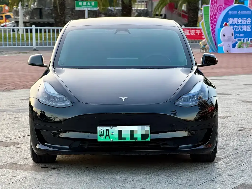 Tesla Model 3 — фото 2