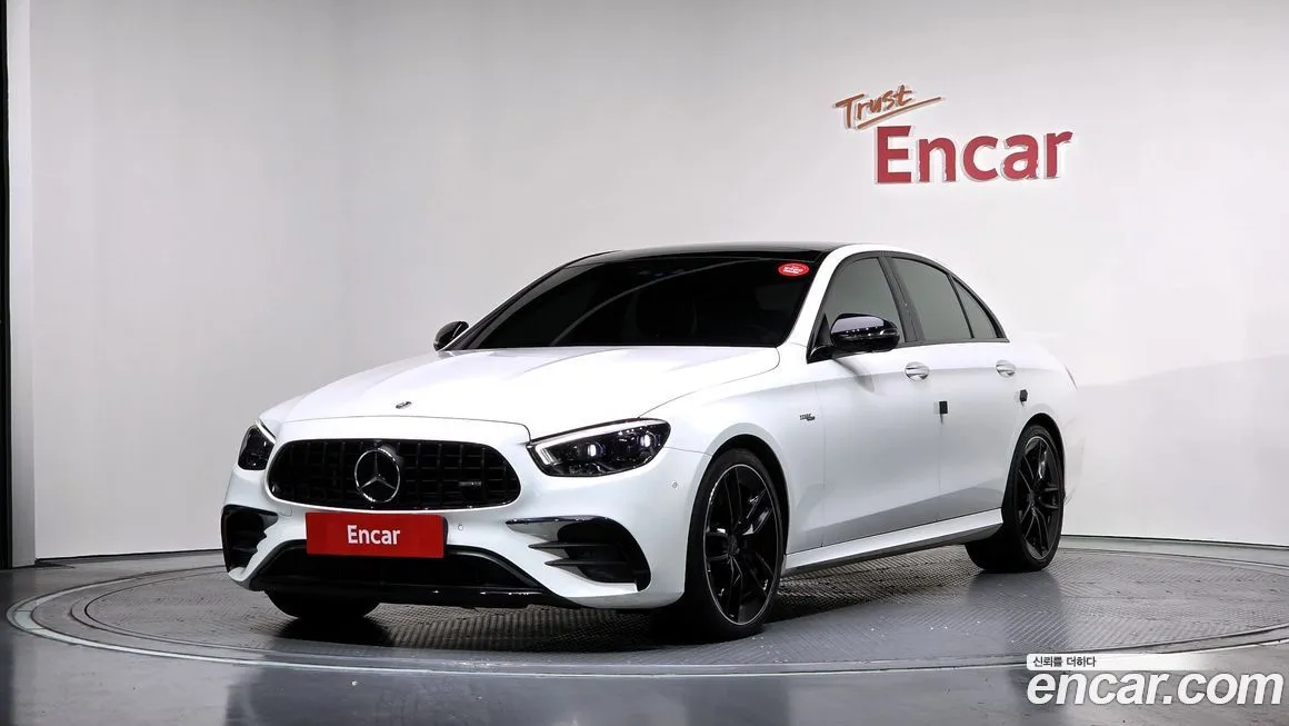 Mercedes-Benz E-Class — фото 1
