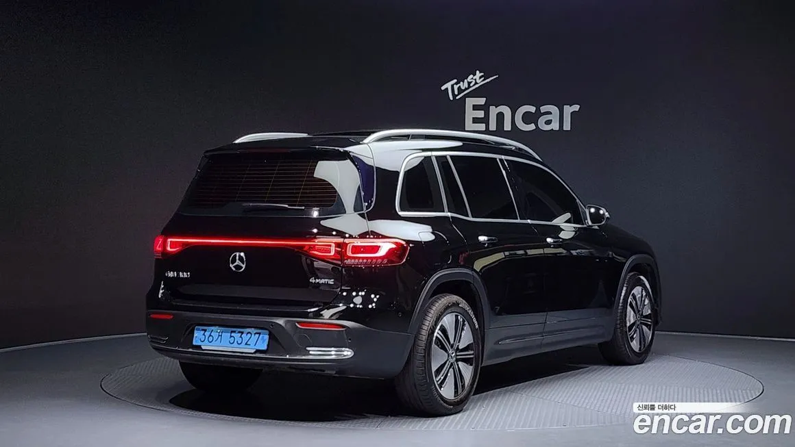 Mercedes-Benz EQB — фото 2