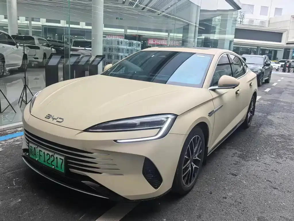 BYD Seal — фото 1