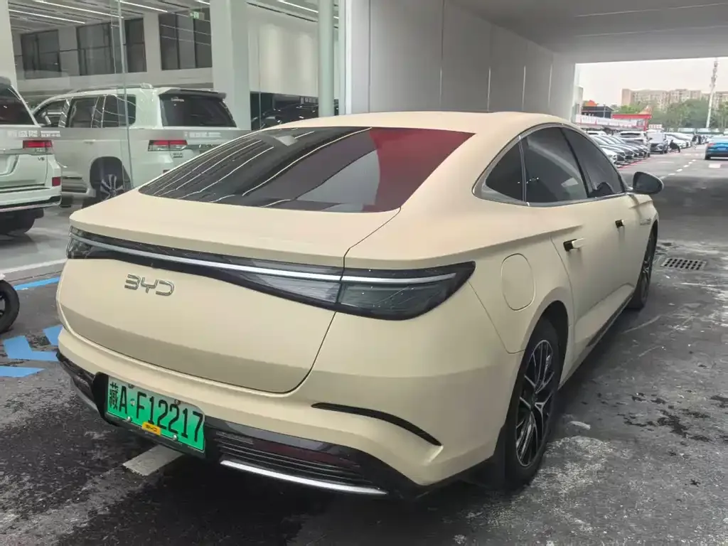 BYD Seal — фото 3