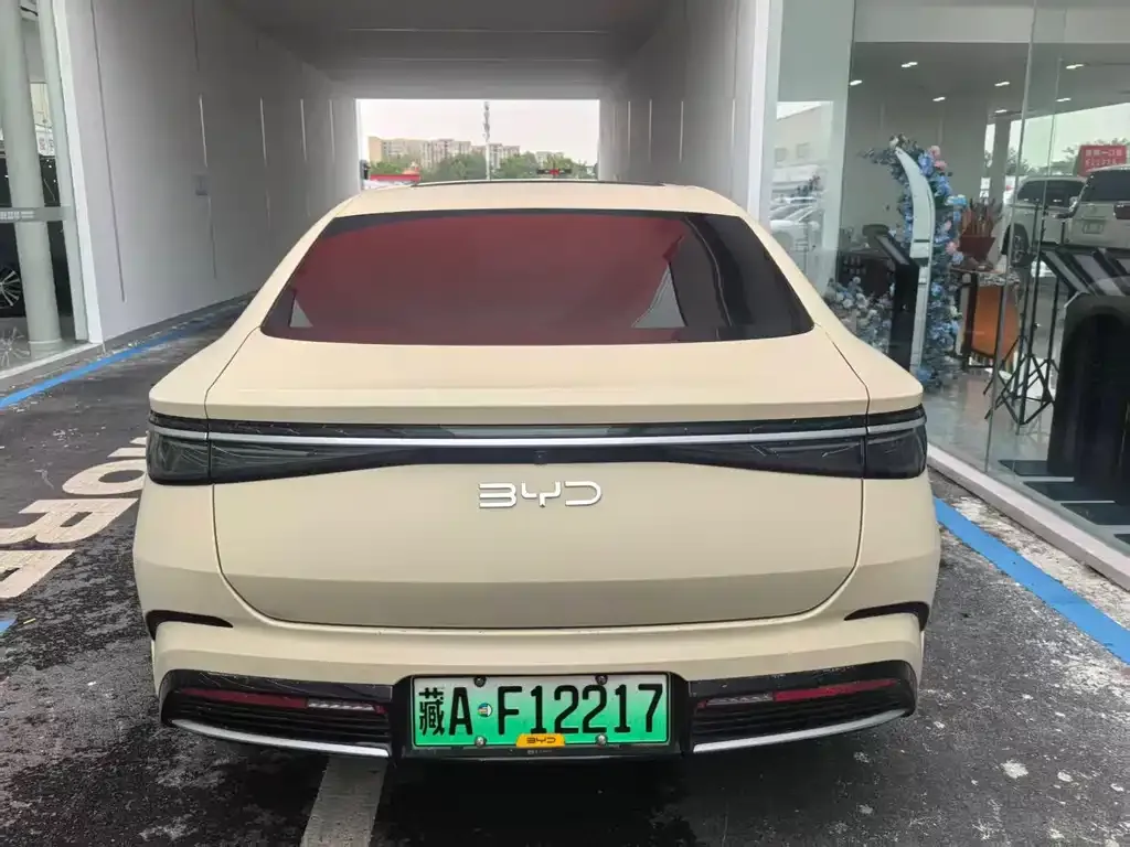 BYD Seal — фото 4