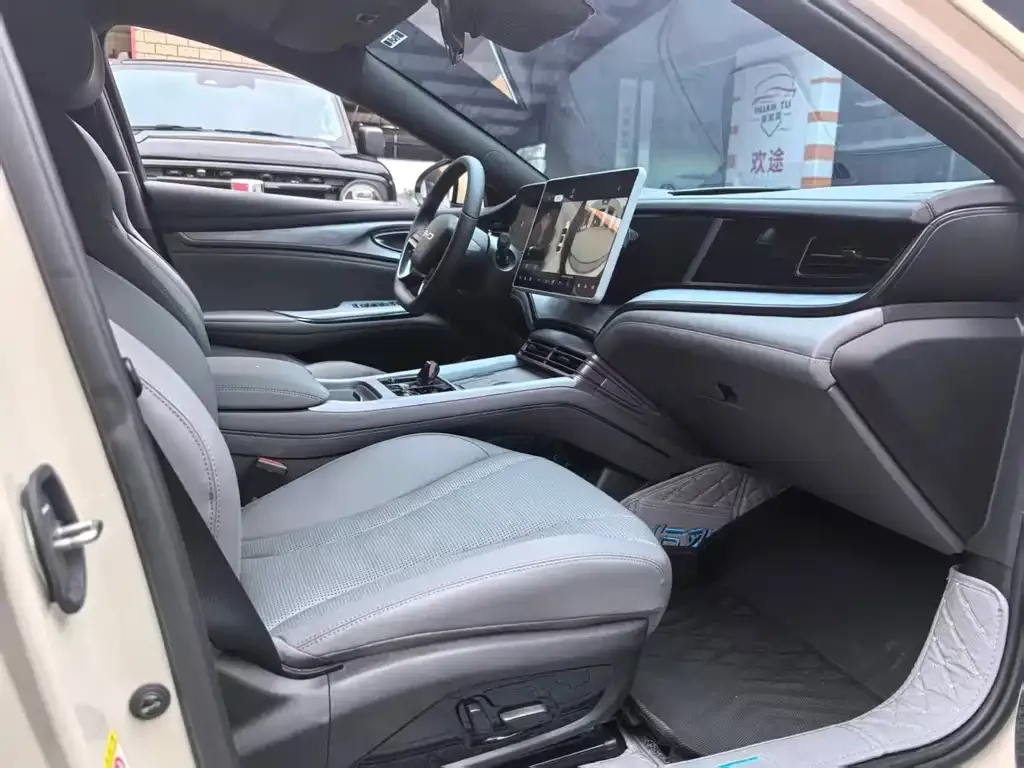 BYD Seal — фото 8