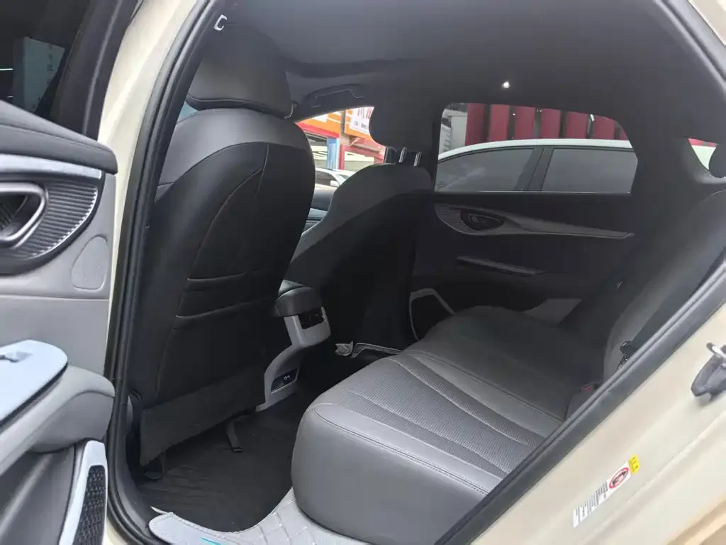 BYD Seal — фото 9