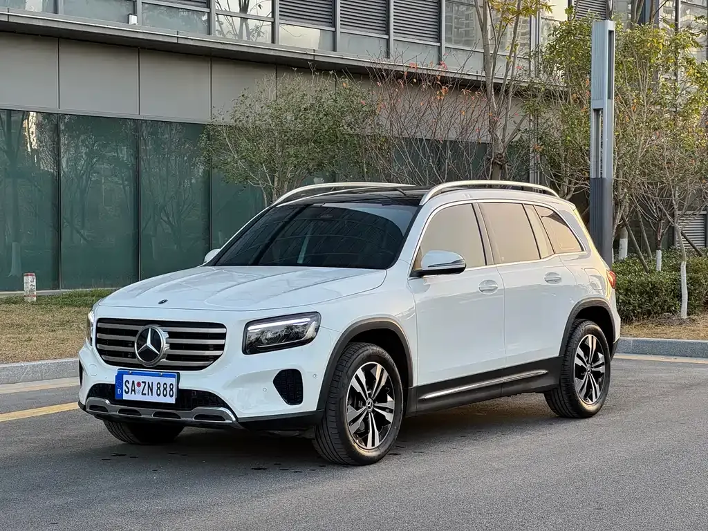 Mercedes-Benz GLB — фото 1