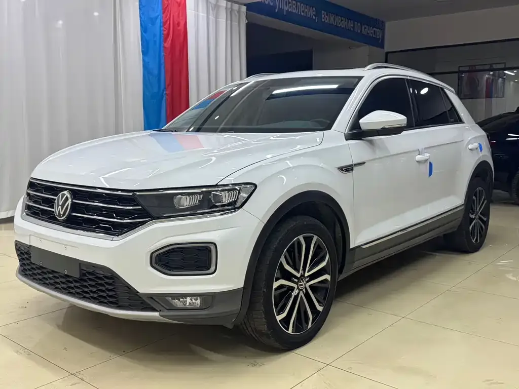 Volkswagen T-Roc — фото 1