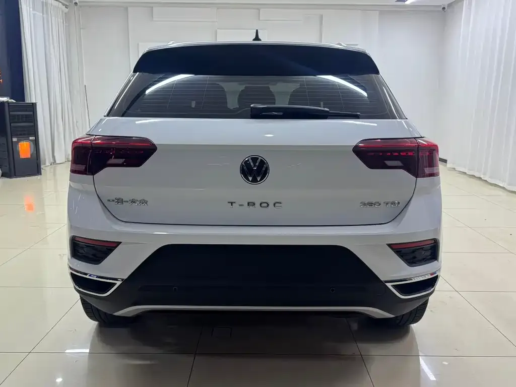 Volkswagen T-Roc — фото 5