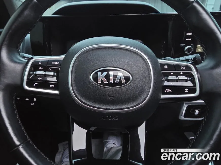 Kia Sorento — фото 9