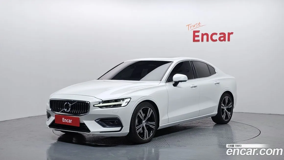 Volvo S60 — фото 1